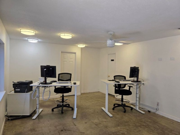 Facility photo: //images.sparefoot.com/medium/2407766904cc118dc11.jpg