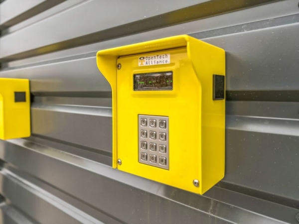Facility photo: //images.sparefoot.com/medium/2407826851932a881a3.jpg