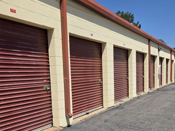 Facility photo: //images.sparefoot.com/medium/2407906903781b801d0.jpg