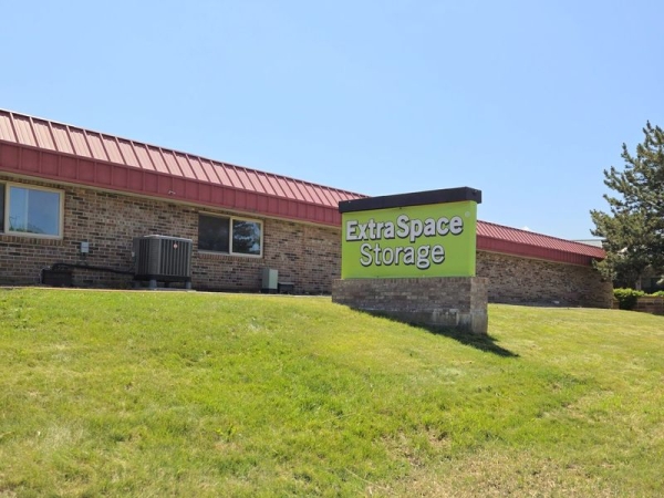 Facility photo: //images.sparefoot.com/medium/240790690378429e467.jpg