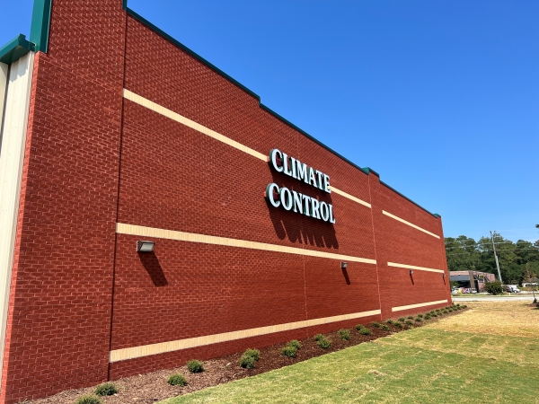 Facility photo: //images.sparefoot.com/medium/24080668d2f3173b0b2.jpg