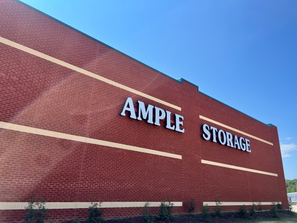 Facility photo: //images.sparefoot.com/medium/24080668d2f31f80bd7.jpg