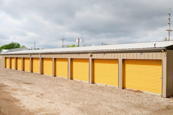 Facility photo: //images.sparefoot.com/medium/24081569725c2ea704f.jpg