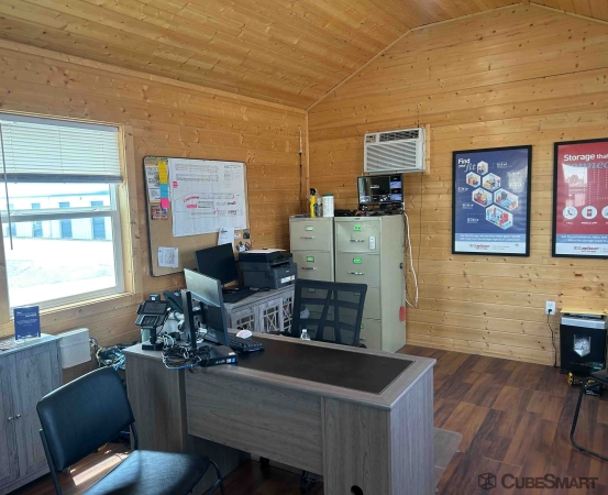 Facility photo: //images.sparefoot.com/medium/240816688daf672d29a.jpg