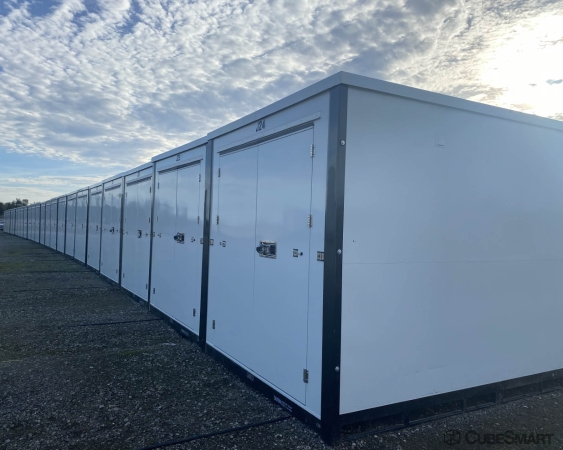 Facility photo: //images.sparefoot.com/medium/240816698598609767b.jpg