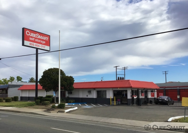 Storage Units at CubeSmart Self Storage CA Sacramento Stockton Blvd - 5443 Stockton Boulevard
