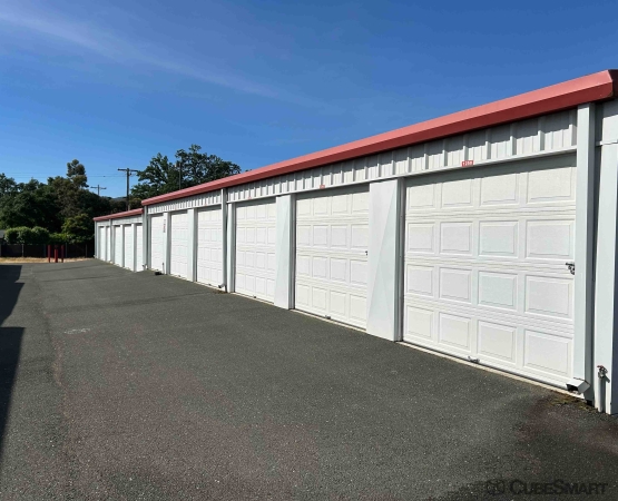 Facility photo: //images.sparefoot.com/medium/240818695f5f99e1dc2.jpg