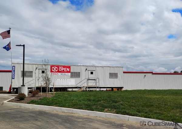 Facility photo: //images.sparefoot.com/medium/2408196880aca6f00d2.jpg