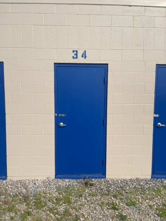 Facility photo: //images.sparefoot.com/medium/240823686c22275da7e.jpg