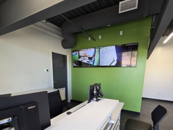 Facility photo: //images.sparefoot.com/medium/2408596903799ca8e80.jpg