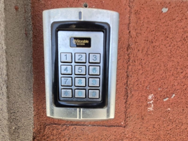 Facility photo: //images.sparefoot.com/medium/24086269037cd9d2b93.jpg