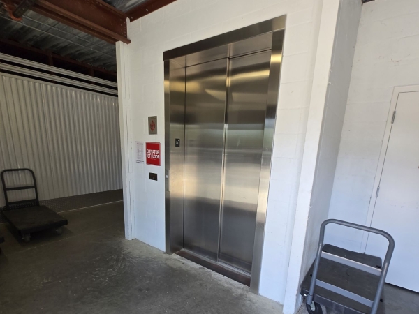 Facility photo: //images.sparefoot.com/medium/240862699431f92160a.jpg