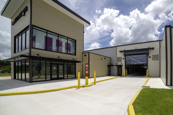 Facility photo: //images.sparefoot.com/medium/24087168aca99681a86.jpg