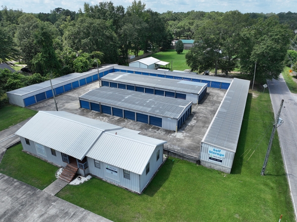 Facility photo: //images.sparefoot.com/medium/24088568f82f9181a05.jpg