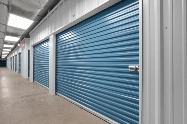 Facility photo: //images.sparefoot.com/medium/24088668938ba568415.jpg