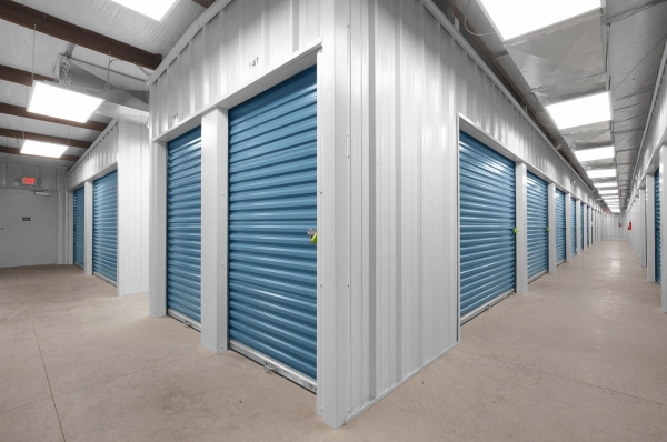 Facility photo: //images.sparefoot.com/medium/24088668938bbc3dc03.jpg