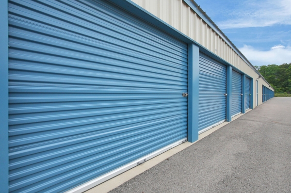 Facility photo: //images.sparefoot.com/medium/24088668938c013169a.jpg