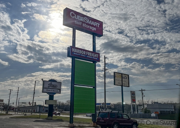 Storage Units at CubeSmart Self Storage - 240 Southeast 29th St - KS - 240 Southeast 29th Street
