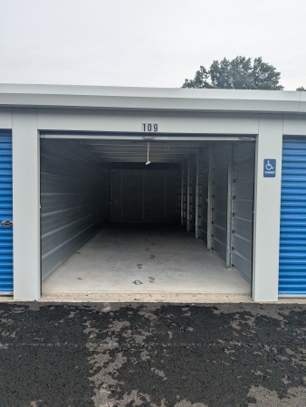 Facility photo: //images.sparefoot.com/medium/24094868f1a73f7e145.jpg