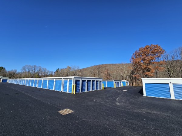 Facility photo: //images.sparefoot.com/medium/24094868f1aa35897c2.jpg