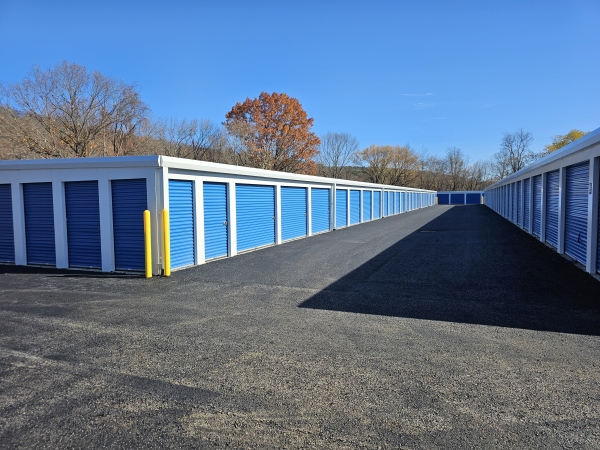 Facility photo: //images.sparefoot.com/medium/24094868f1aa3a9704a.jpg