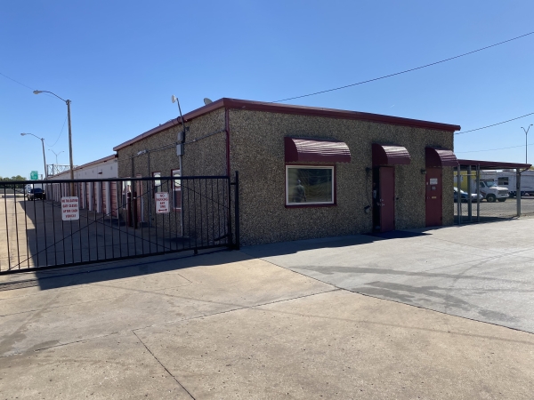 Storage Units at ClearHome Self Storage - I-44 - 2141 South 92Nd East Avenue