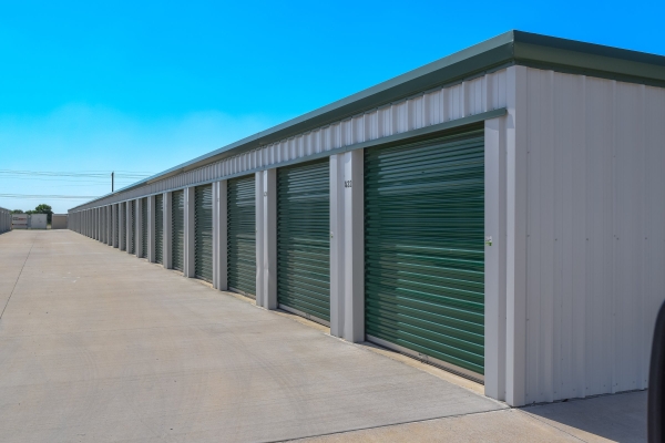 Facility photo: //images.sparefoot.com/medium/2409826a07434b2c38c.jpg