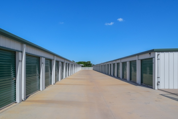 Facility photo: //images.sparefoot.com/medium/2409826a07434e20244.jpg