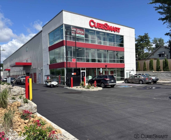 Facility photo: //images.sparefoot.com/medium/240996688c7b762cdd7.jpg