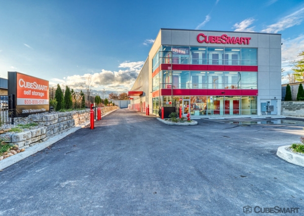 Facility photo: //images.sparefoot.com/medium/240996692ff85f591e0.jpg