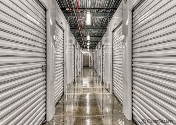 Facility photo: //images.sparefoot.com/medium/240996693aa54693cee.jpg