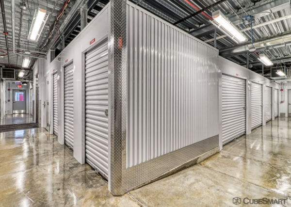 Facility photo: //images.sparefoot.com/medium/2409966943ca93ebfa3.jpg