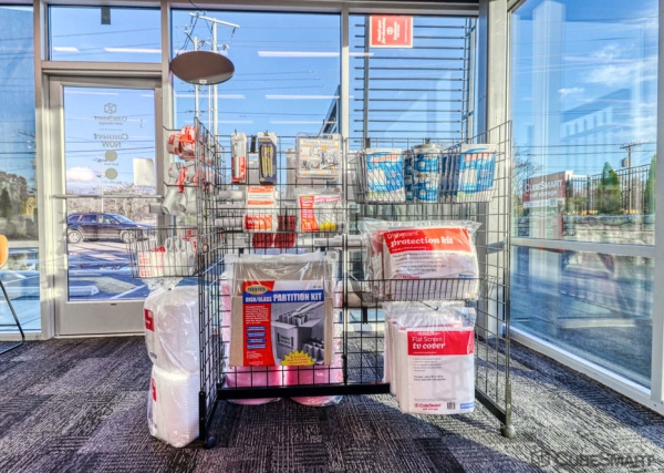 Facility photo: //images.sparefoot.com/medium/2409966989b92461ed9.jpg