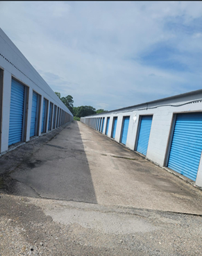 Facility photo: //images.sparefoot.com/medium/2409986882301095c83.png