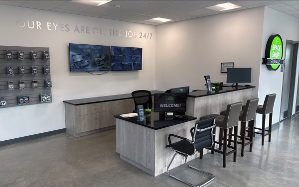 Facility photo: //images.sparefoot.com/medium/24100968baf97a31f68.jpg
