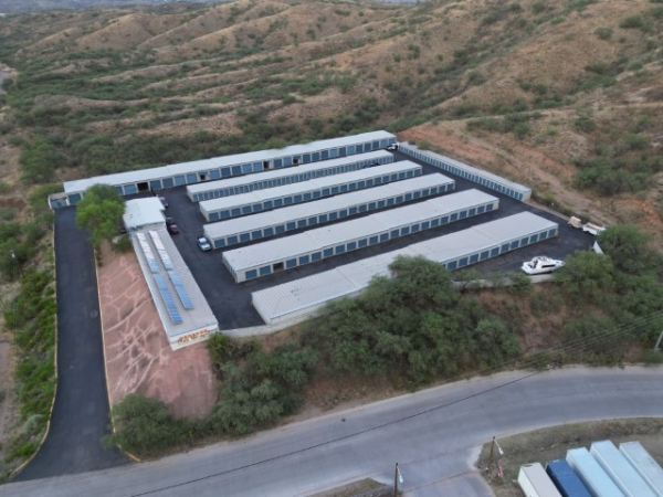 Facility photo: //images.sparefoot.com/medium/241019687aad40a0d85.jpg