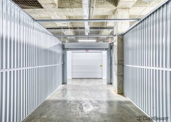 Facility photo: //images.sparefoot.com/medium/24102468832fb6da081.jpg