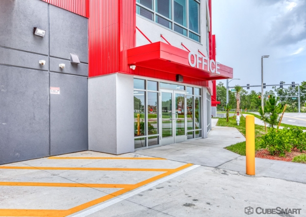 Facility photo: //images.sparefoot.com/medium/241024698ae4d4d1596.jpg