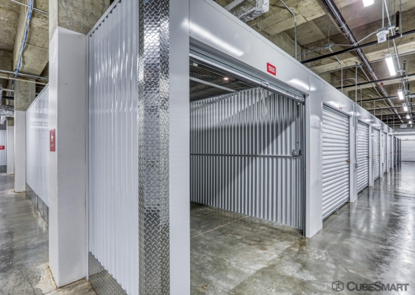 Facility photo: //images.sparefoot.com/medium/24102469e08b745d4b8.jpg