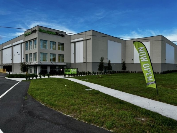 Storage Units at Extra Space Storage - 6307 - Cocoa - W King Street - 3850 West King Street