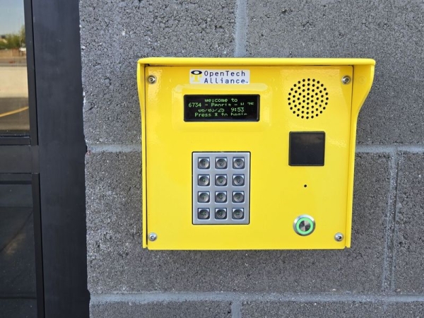 Facility photo: //images.sparefoot.com/medium/2410366903870792e2a.jpg