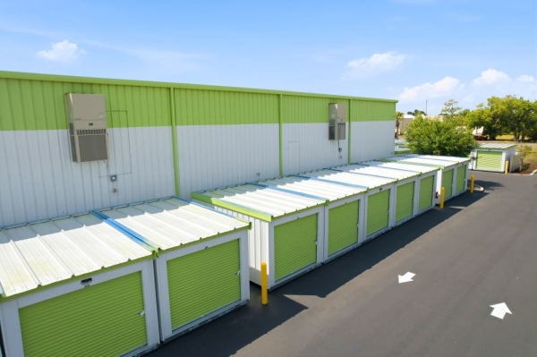 Facility photo: //images.sparefoot.com/medium/24103869ce5b7bce338.jpg