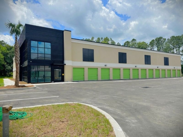 Facility photo: //images.sparefoot.com/medium/24104169027dc443006.jpg