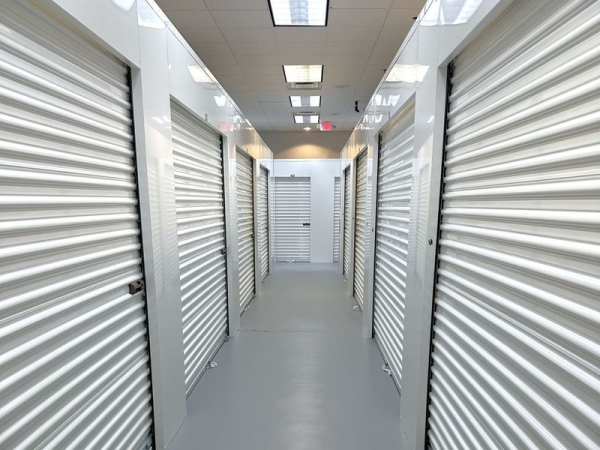 Facility photo: //images.sparefoot.com/medium/24104169027dc57492c.jpg