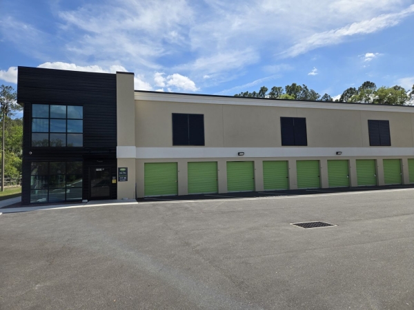 Facility photo: //images.sparefoot.com/medium/24104169e0d10c0225e.jpg