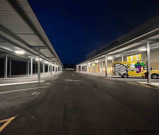 Facility photo: //images.sparefoot.com/medium/24105268808c4876d9c.jpg