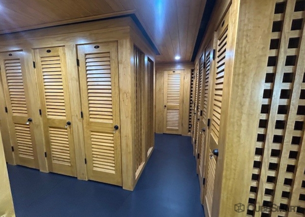 Facility photo: //images.sparefoot.com/medium/24105268808c4d0f2cf.jpg