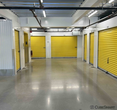 Facility photo: //images.sparefoot.com/medium/24105268905b8dd6b6c.jpg