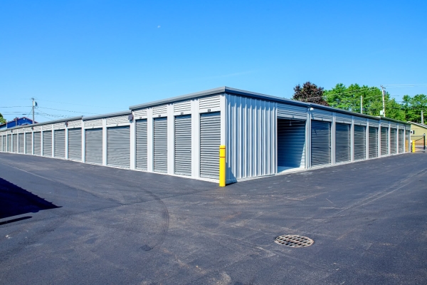 Facility photo: //images.sparefoot.com/medium/24105468a4b6f020721.jpg