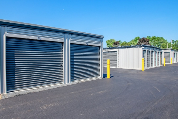 Facility photo: //images.sparefoot.com/medium/24105468a4b6f325a47.jpg